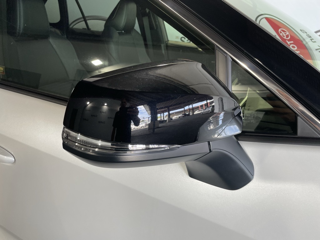 Thumbnail: 2025 Toyota RAV4 - 8