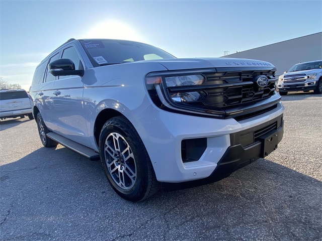 2025 Ford Expedition MAX Active 4WD
