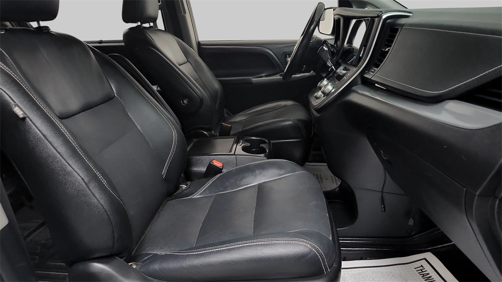 2018 Toyota Sienna SE Blue at Emmons Autoplex