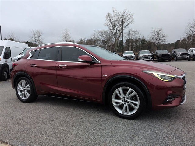 2017 INFINITI QX30 Premium FWD