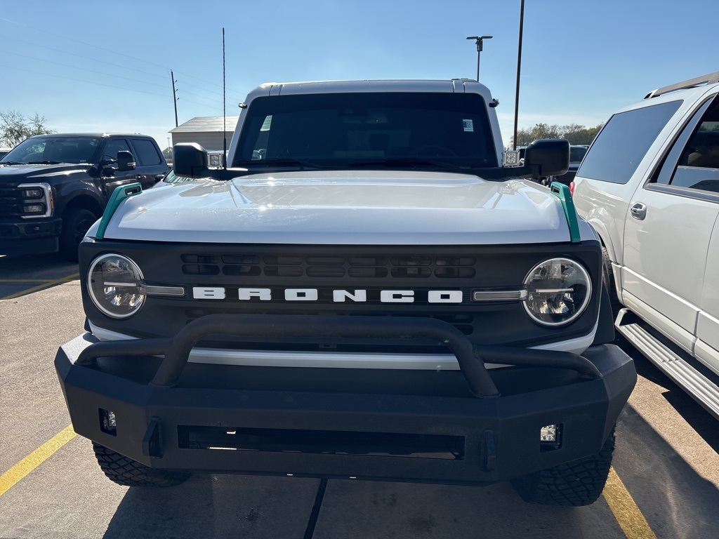 2022 Ford Bronco Black Diamond White at Traditions Chevrolet