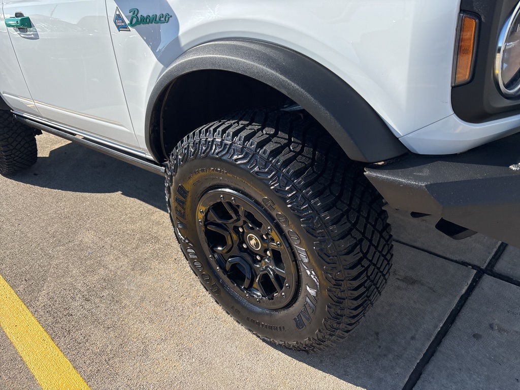 2022 Ford Bronco Black Diamond White at Traditions Chevrolet