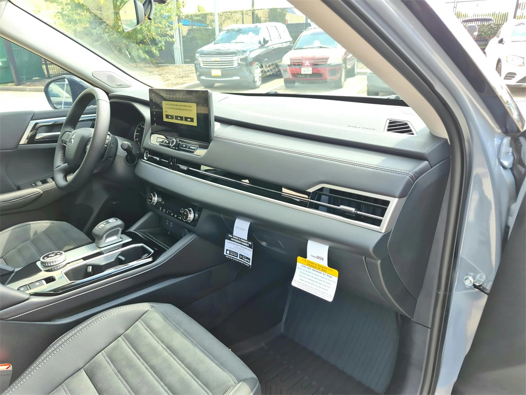 2025 Mitsubishi Outlander SE  at DeMontrond Gulf Freeway