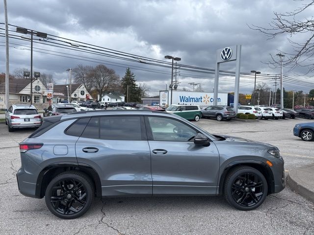 Platinum Gray 2026 Volkswagen Tiguan SUV / Crossover Front-Wheel Drive 8-Speed Automatic