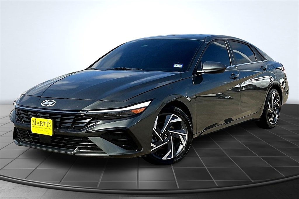 2024 Hyundai Elantra SEL Gray at Gullo Toyota