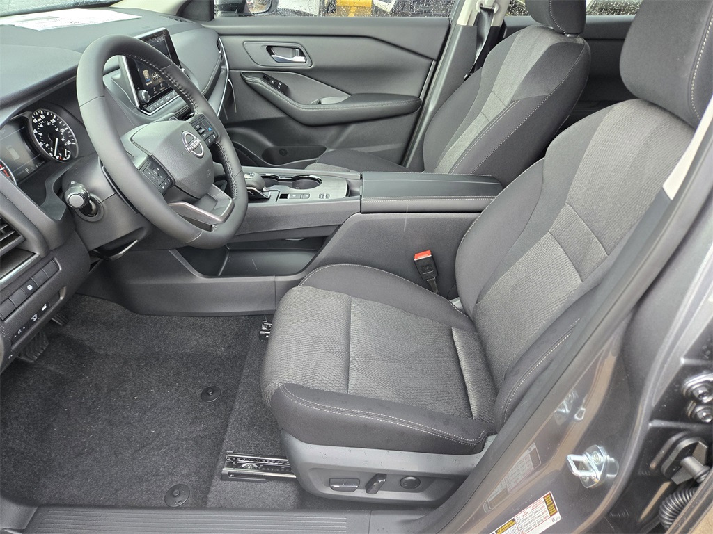 2026 Nissan Rogue SV - 6