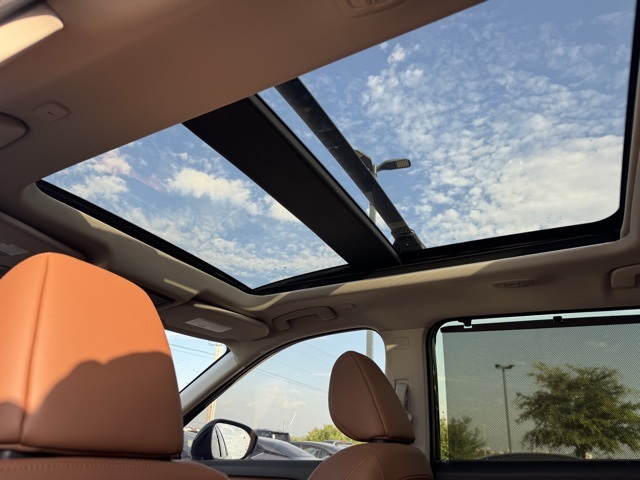 2026 Nissan Rogue Platinum photo 2