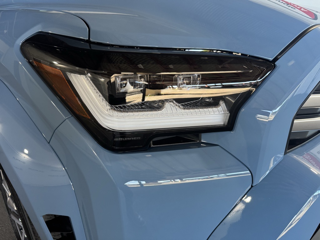 Thumbnail: 2025 Toyota 4Runner - 12