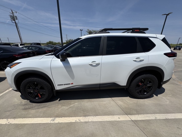 2026 Nissan Rogue SV photo 8