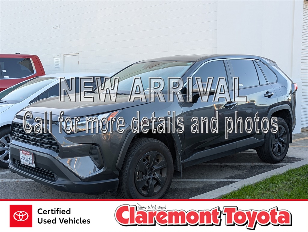 2025 Toyota RAV4 LE FWD