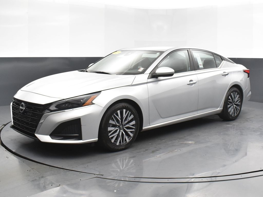 Used 2023 Nissan Altima 2.5 SV with VIN 1N4BL4DV7PN363136 for sale in Kansas City