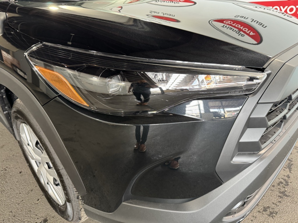 Thumbnail: 2026 Toyota Corolla Cross - 10