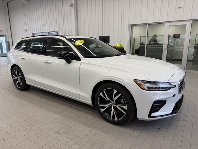 2020 Volvo V60 T5 R-Design FWD