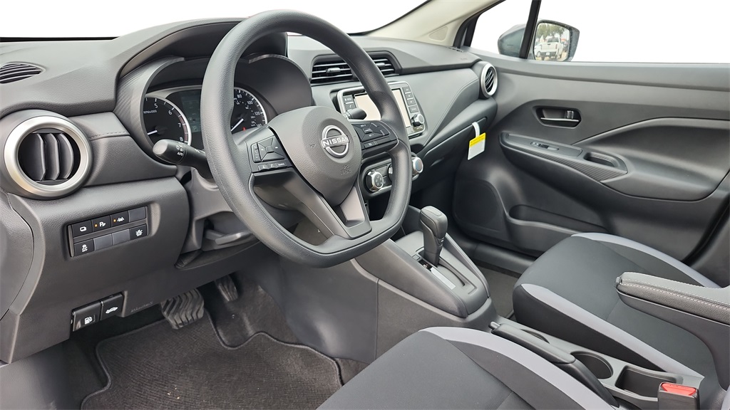 2025 Nissan Versa