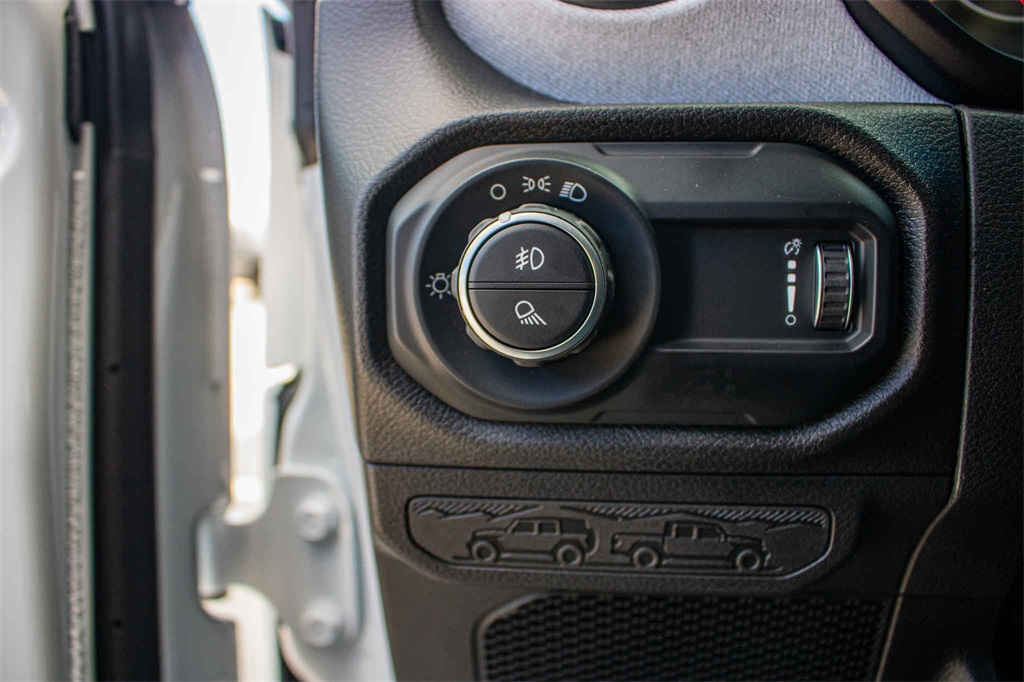 New Car 2025 Jeep Gladiator  Sport For Sale Under $40,000 In San Marcos, Texas