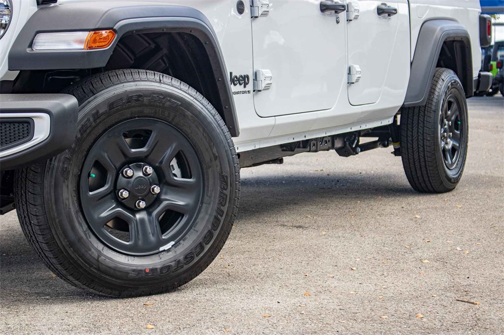 New Car 2025 Jeep Gladiator  Sport For Sale Under $40,000 In San Marcos, Texas