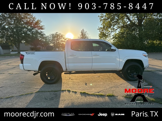 2022 Toyota Tacoma SR5 photo 2