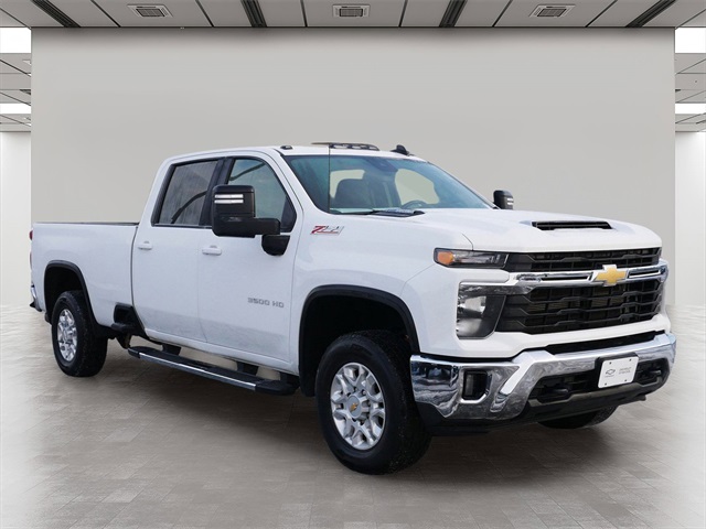 2024 Chevrolet Silverado 3500HD LT Crew Cab 4WD