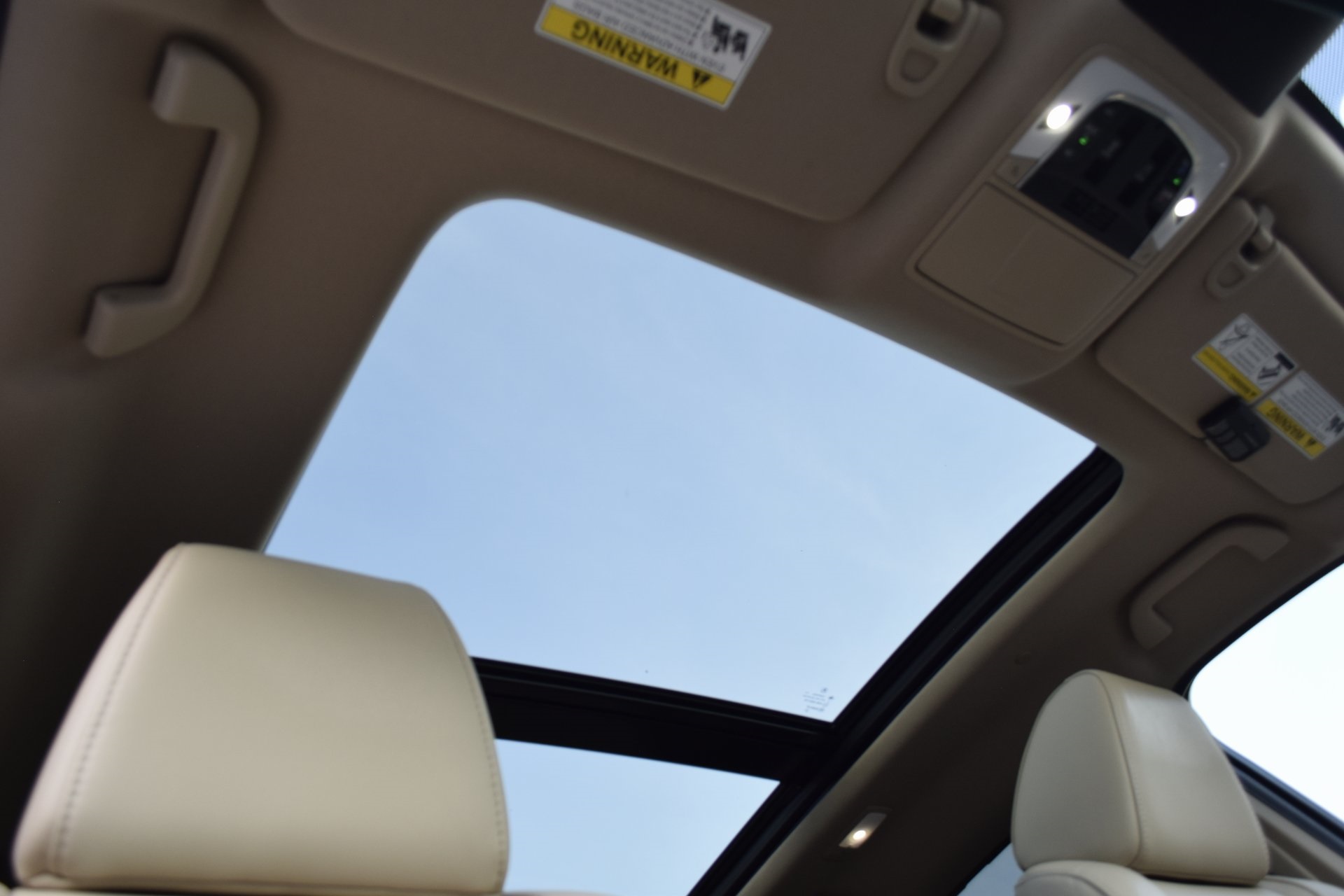 2022 Acura MDX 3.5L White at AutoSavvy Houston Southwest