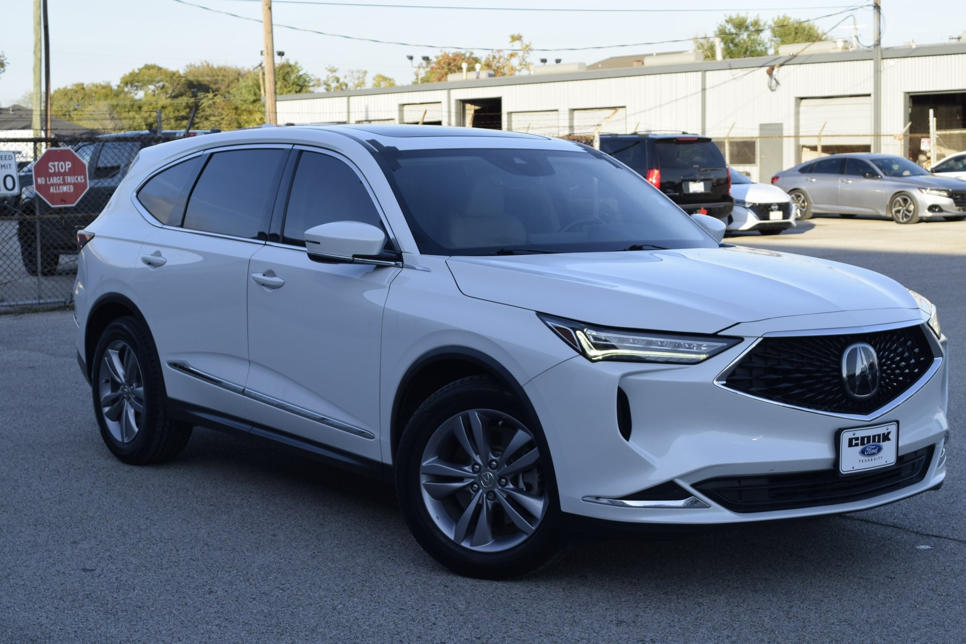 2022 Acura MDX 3.5L White at AutoSavvy Houston Southwest