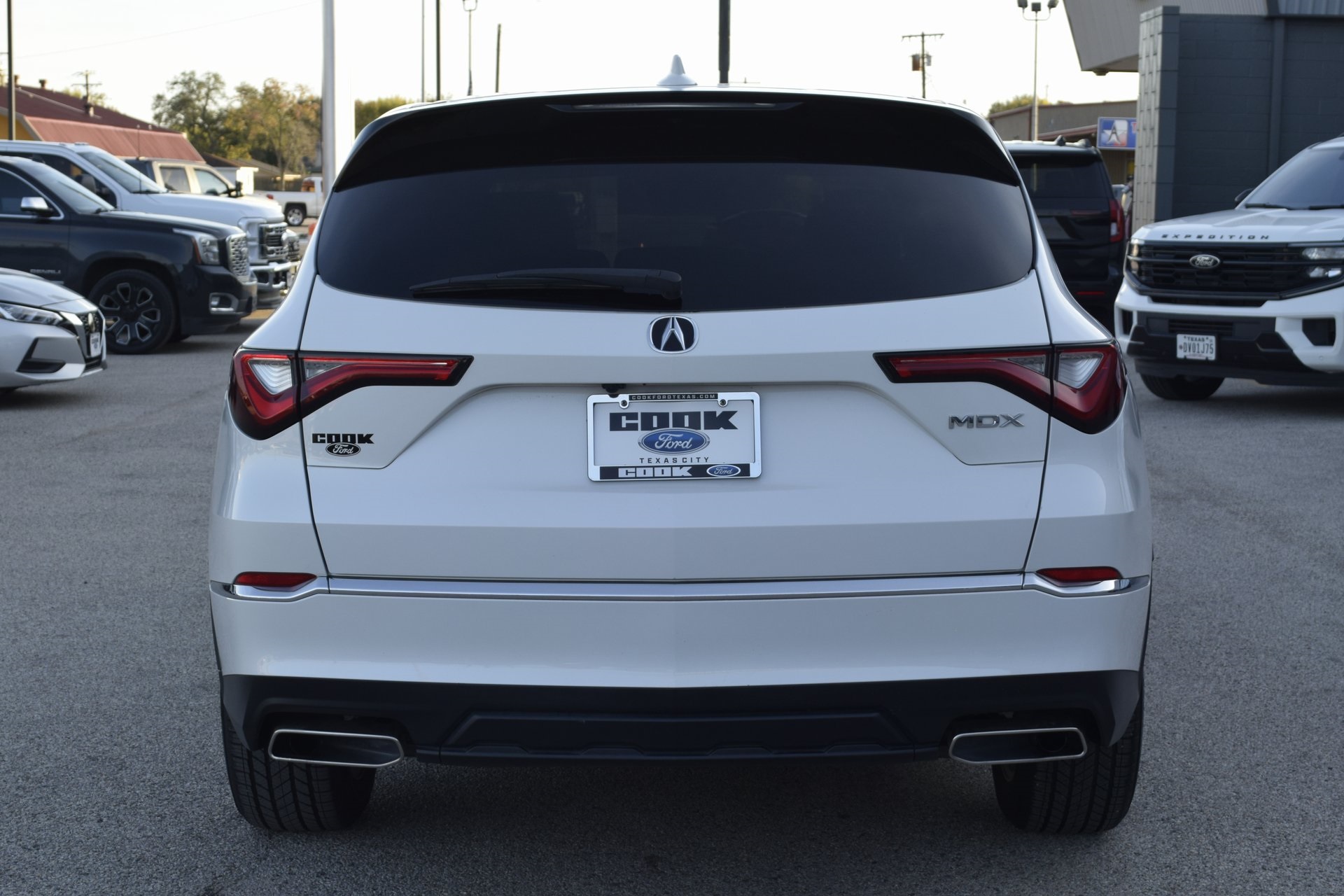 2022 Acura MDX 3.5L White at AutoSavvy Houston Southwest