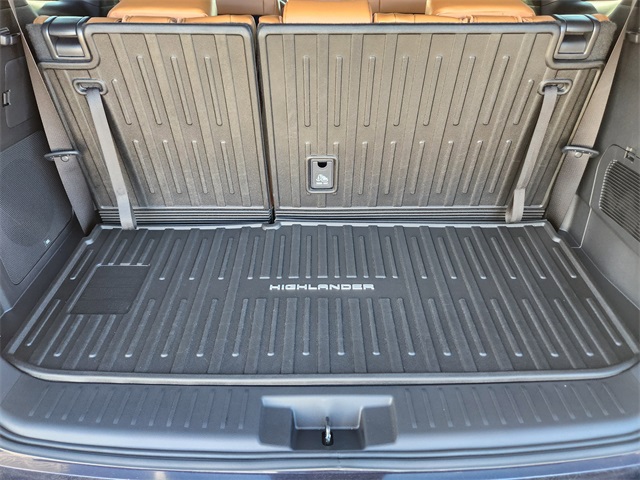 2025 Toyota Highlander Hybrid Platinum  at Community Toyota