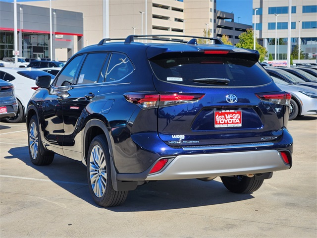 2025 Toyota Highlander Hybrid Platinum  at Community Toyota