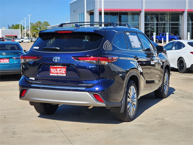 2025 Toyota Highlander Hybrid Platinum  at Community Toyota