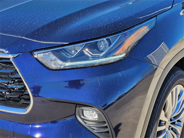 2025 Toyota Highlander Hybrid Platinum  at Community Toyota