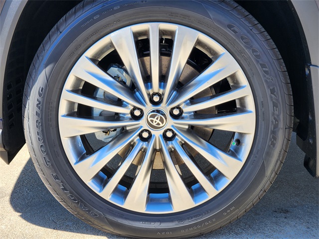 2025 Toyota Highlander Hybrid Platinum  at Community Toyota