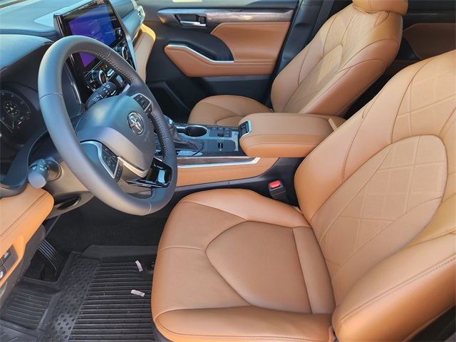 2025 Toyota Highlander Hybrid Platinum  at Community Toyota