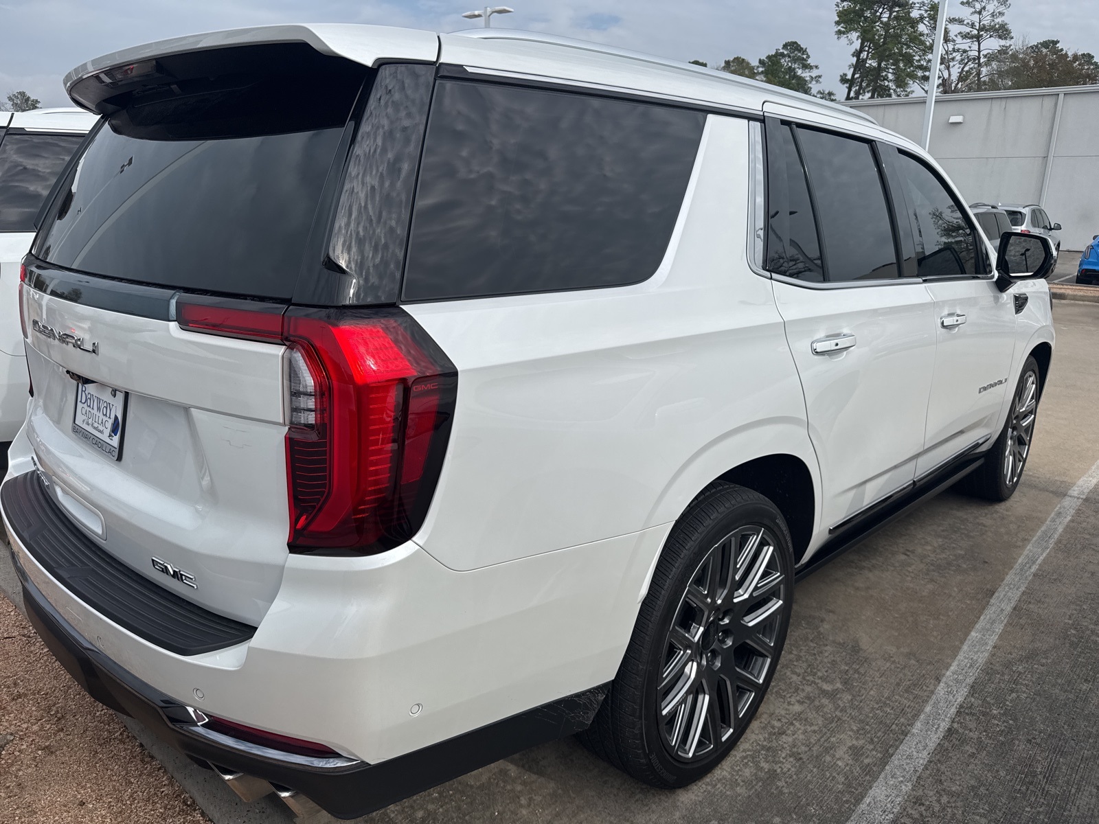 2025 GMC Yukon Denali Ultimate White at Big Star Buick GMC