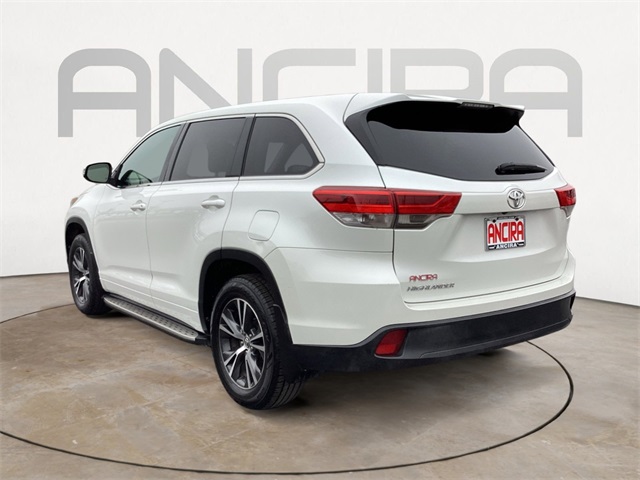 Used Car 2017 Toyota Highlander  Le For Sale Under $20,000 In San Antonio, Texas
