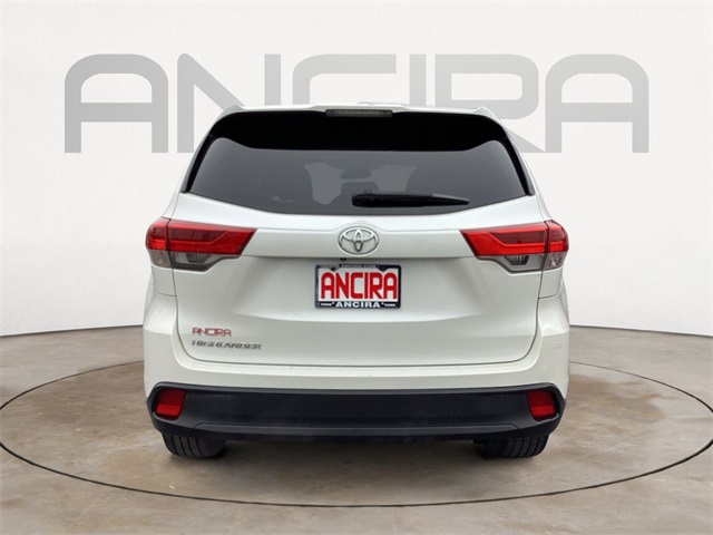 Used Car 2017 Toyota Highlander  Le For Sale Under $20,000 In San Antonio, Texas