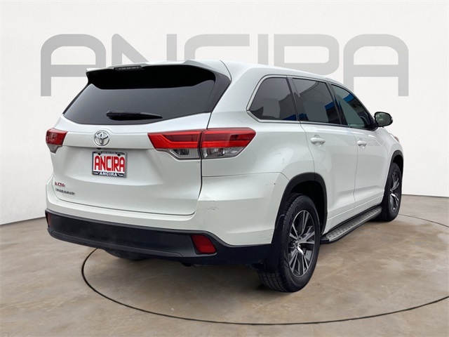 Used Car 2017 Toyota Highlander  Le For Sale Under $20,000 In San Antonio, Texas