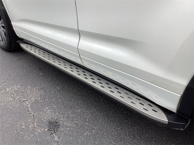 Used Car 2017 Toyota Highlander  Le For Sale Under $20,000 In San Antonio, Texas