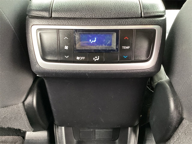 Used Car 2017 Toyota Highlander  Le For Sale Under $20,000 In San Antonio, Texas