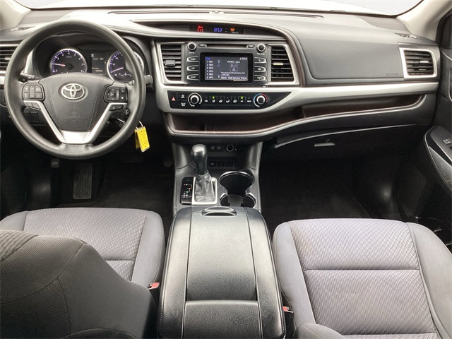 Used Car 2017 Toyota Highlander  Le For Sale Under $20,000 In San Antonio, Texas