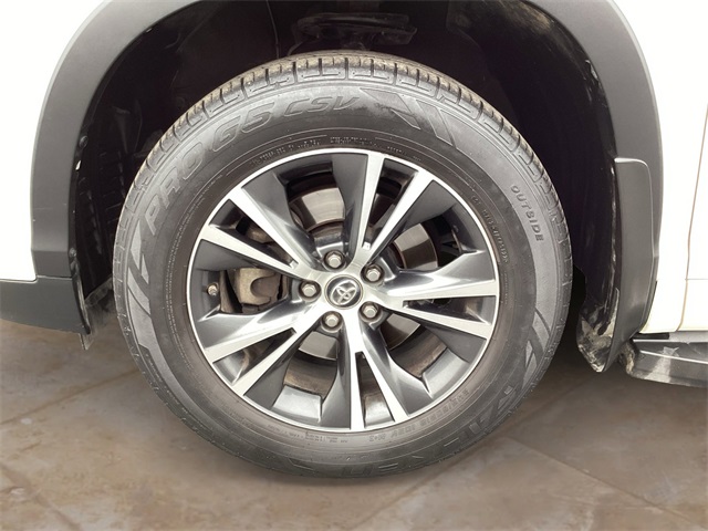 Used Car 2017 Toyota Highlander  Le For Sale Under $20,000 In San Antonio, Texas