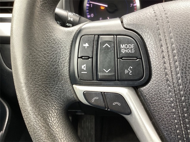 Used Car 2017 Toyota Highlander  Le For Sale Under $20,000 In San Antonio, Texas