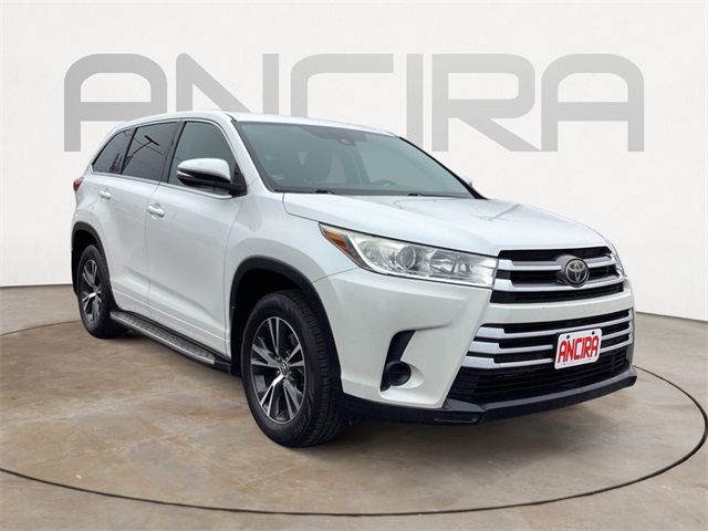 Used Car 2017 Toyota Highlander  Le For Sale Under $20,000 In San Antonio, Texas
