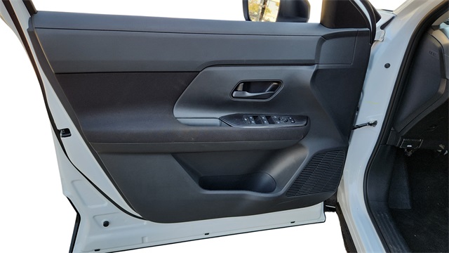 2026 Nissan Kicks - Image 20