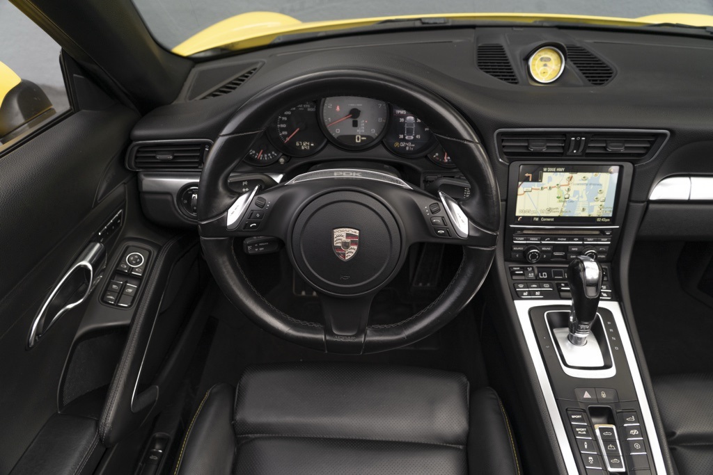 2015 Porsche 911  - Photo 23