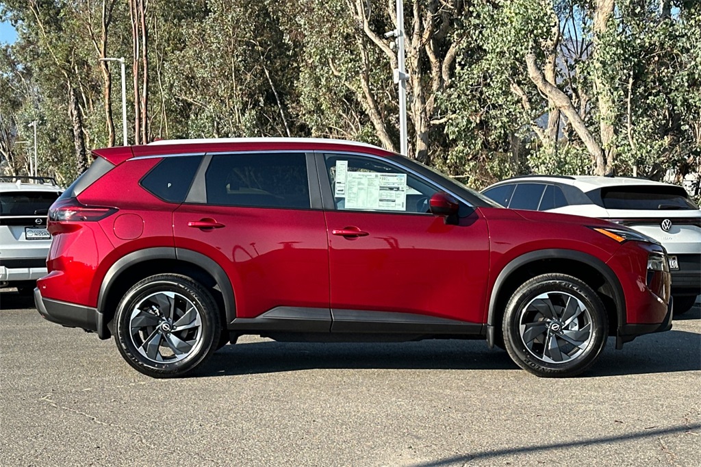 2025 Nissan Rogue SV photo 3