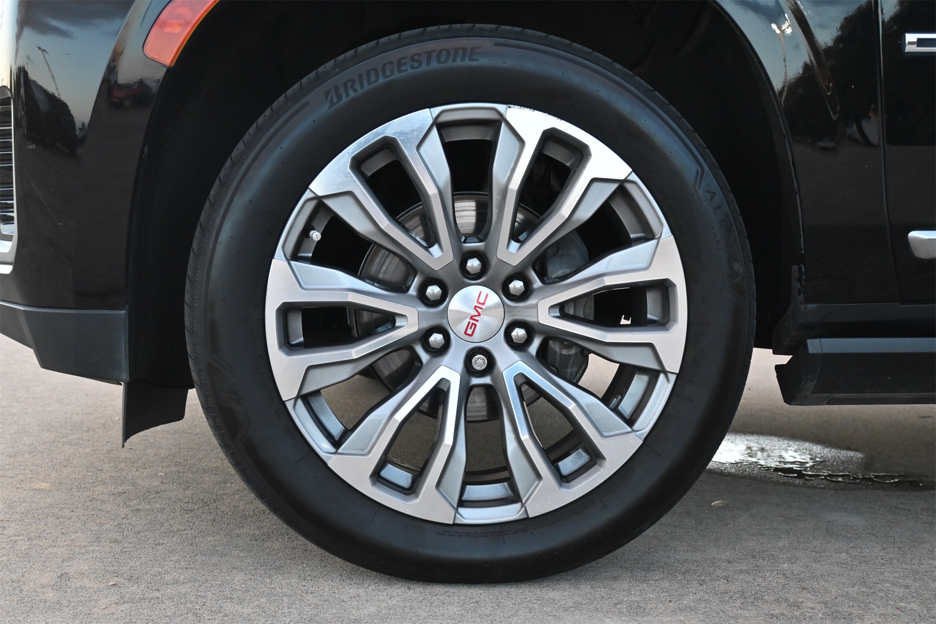 2021 GMC Yukon Denali Black at Tom Peacock Cadillac