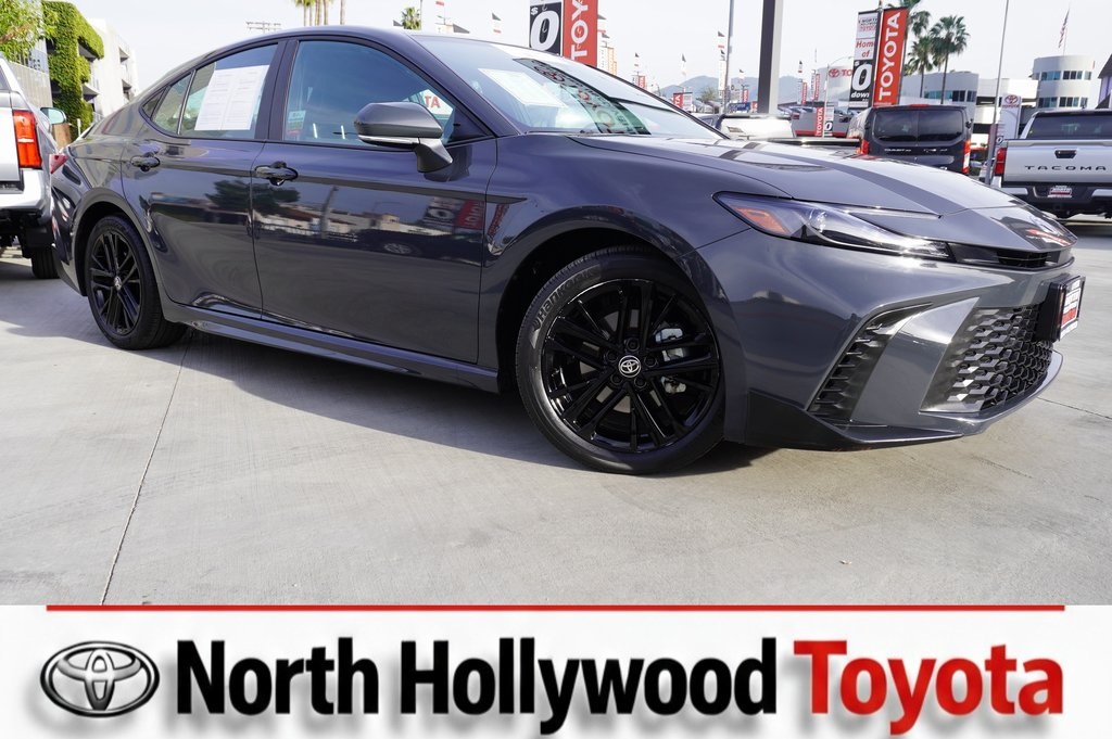 2025 Toyota Camry SE FWD