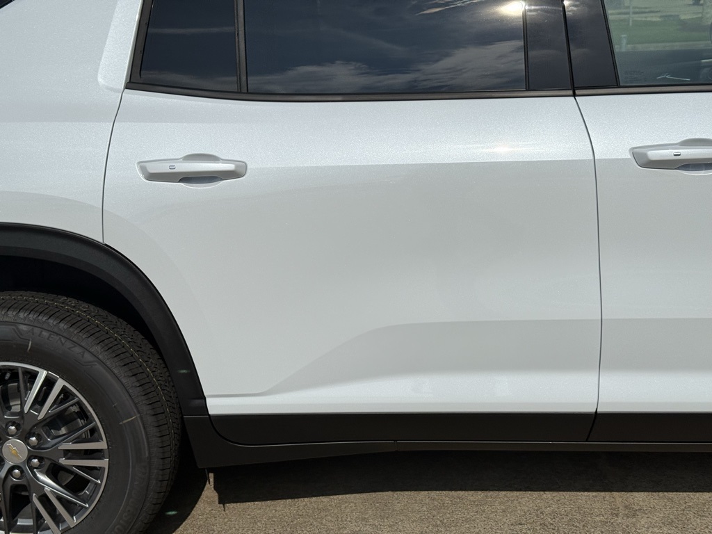 2026 Chevrolet Traverse LT White at Classic Elite Chevrolet Sugar Land