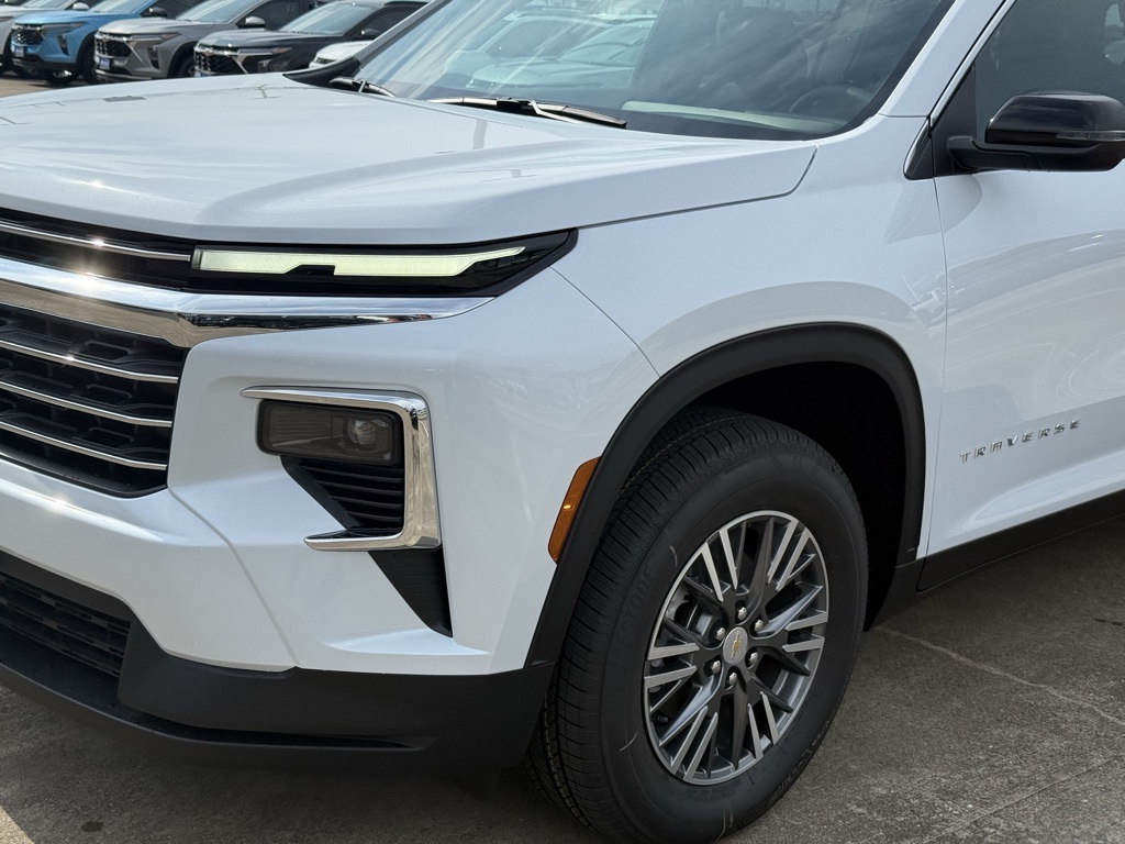 2026 Chevrolet Traverse LT White at Classic Elite Chevrolet Sugar Land
