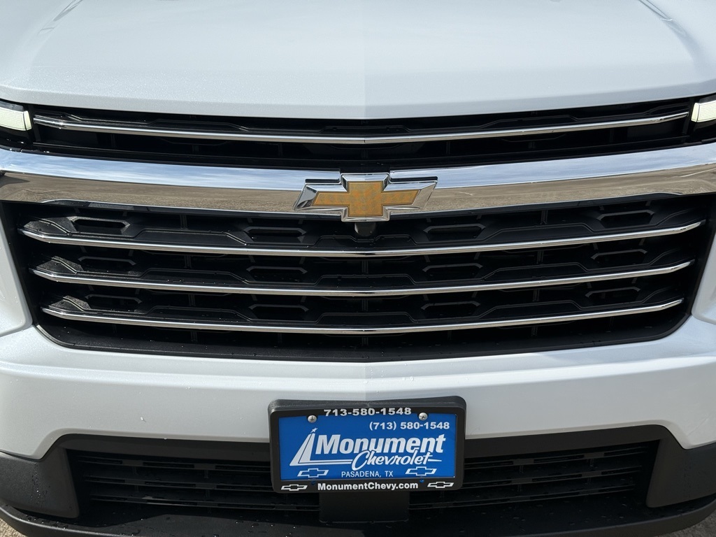 2026 Chevrolet Traverse LT White at Classic Elite Chevrolet Sugar Land