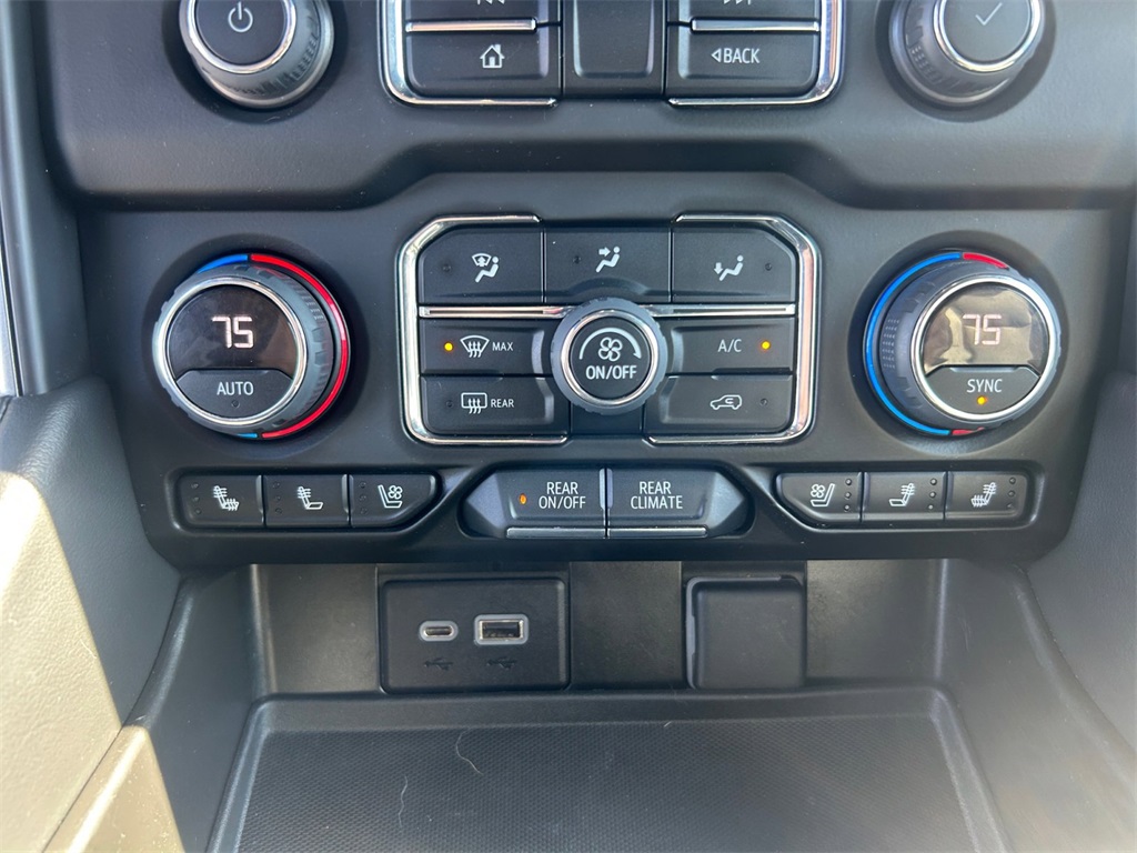 Used Car 2022 Chevrolet Suburban  Premier For Sale Under $40,000 In Floresville, Texas